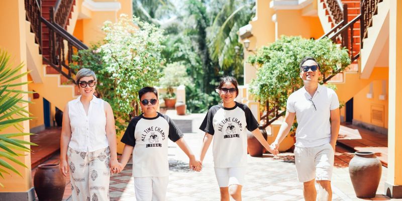 Hoi An Family Photographer- Preserving Family Moments in the Old Town